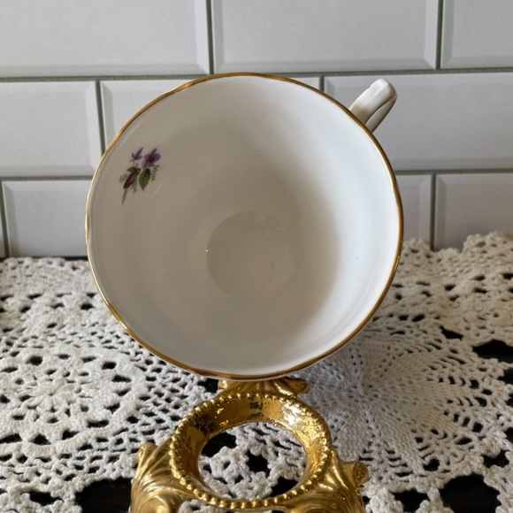 Purple Violets Colclough brand Tea Cup and Saucer Bone China / G665 / pattern # - Picture 9 of 10